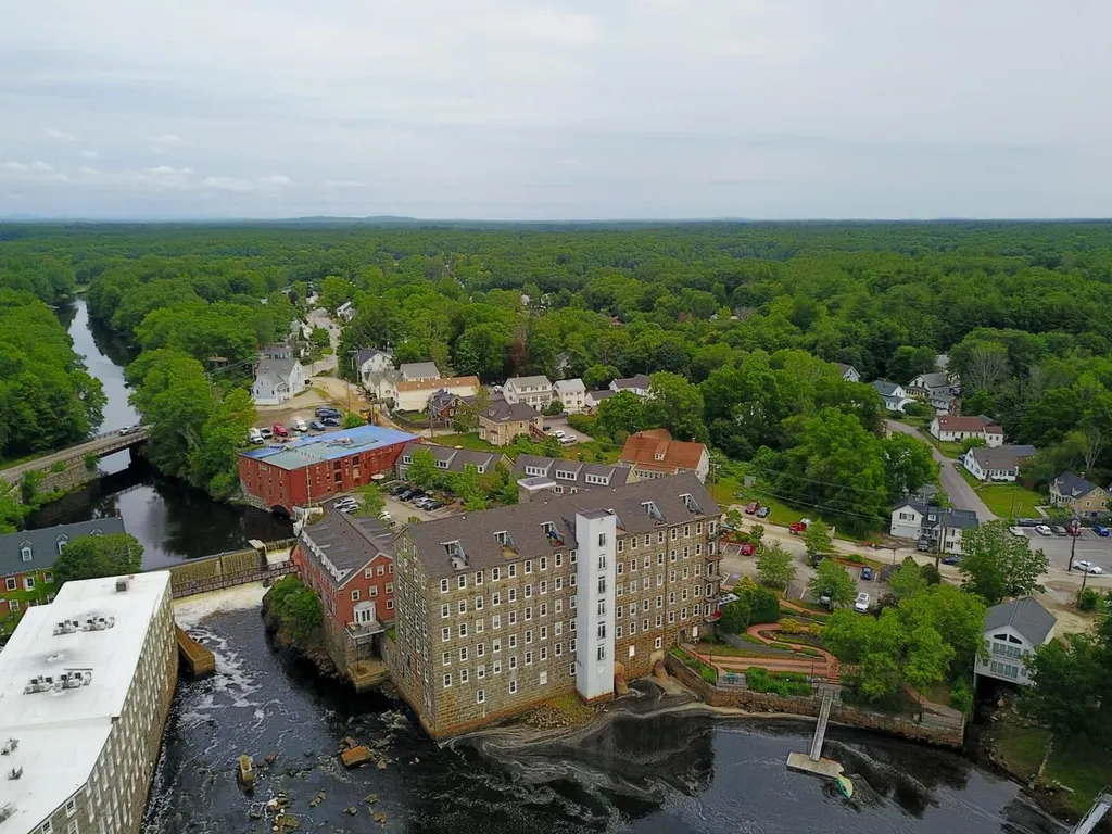 6 Bay Road Newmarket NH 03857