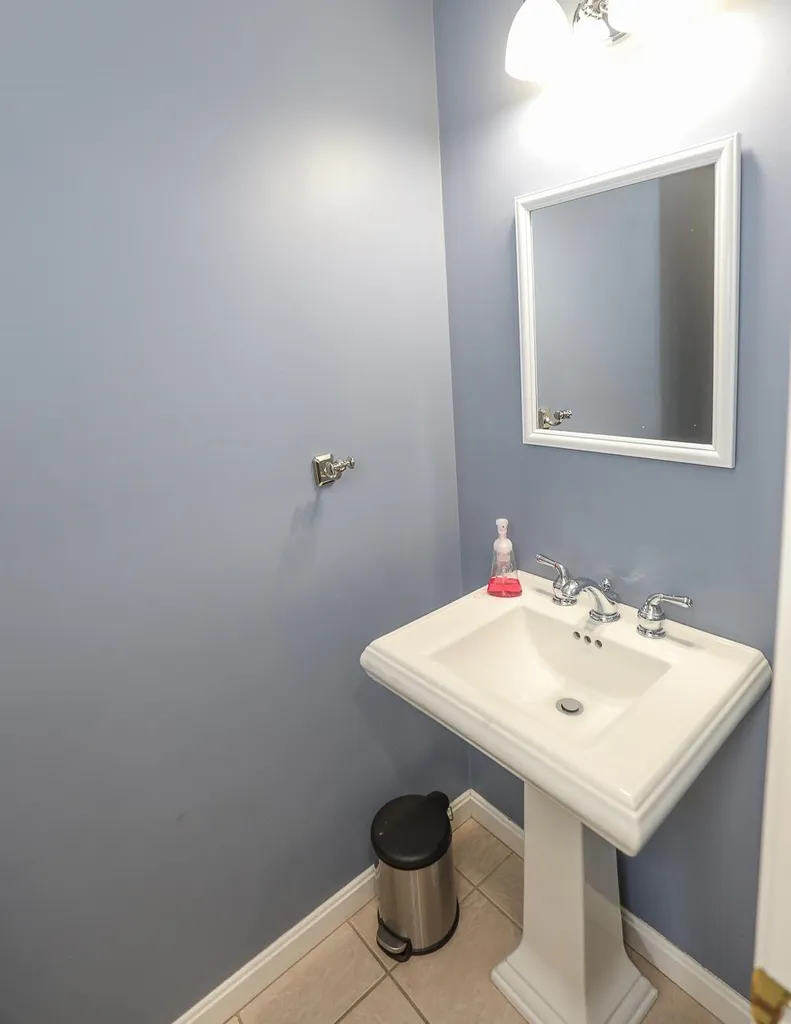 88 Berry Patch Lane Auburn NH 03032