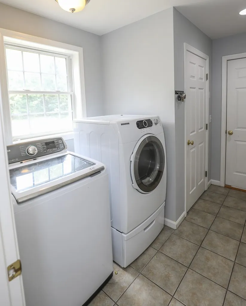 88 Berry Patch Lane Auburn NH 03032