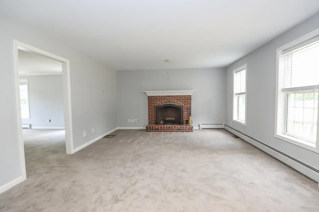88 Berry Patch Lane Auburn NH 03032