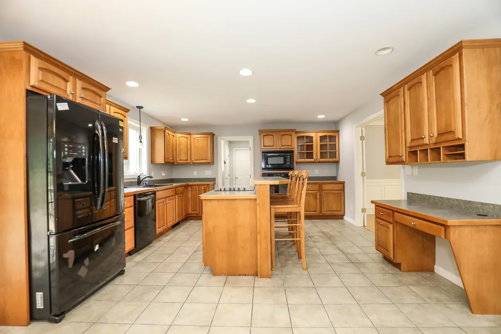 88 Berry Patch Lane Auburn NH 03032