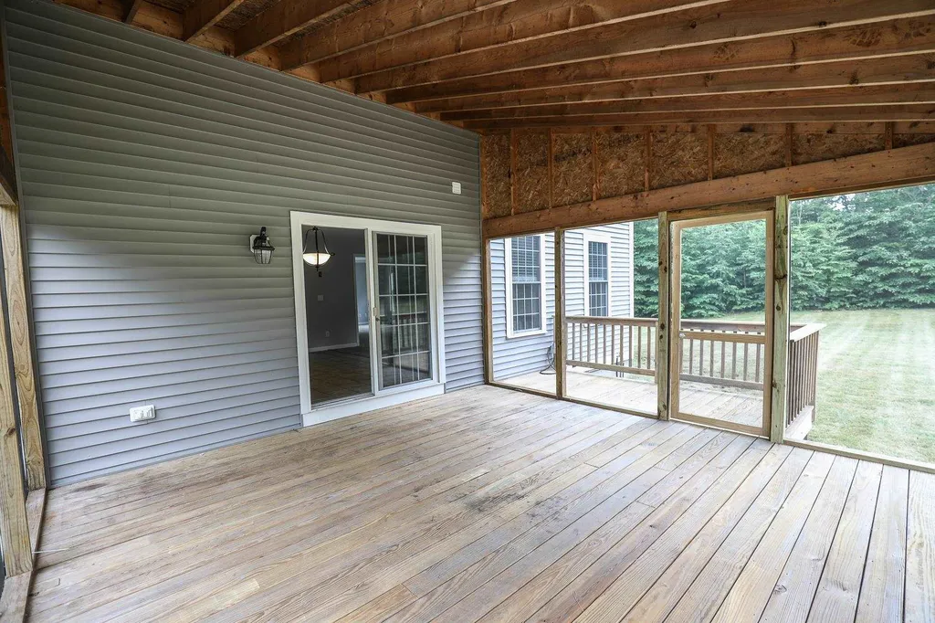 88 Berry Patch Lane Auburn NH 03032
