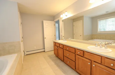 88 Berry Patch Lane Auburn NH 03032