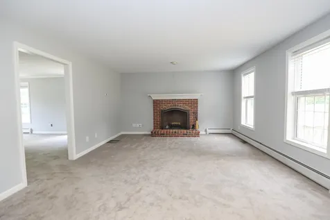 88 Berry Patch Lane Auburn NH 03032