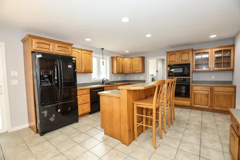 88 Berry Patch Lane Auburn NH 03032
