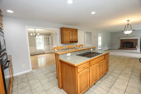 88 Berry Patch Lane Auburn NH 03032