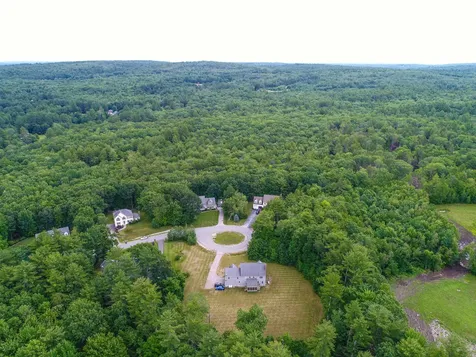 88 Berry Patch Lane Auburn NH 03032