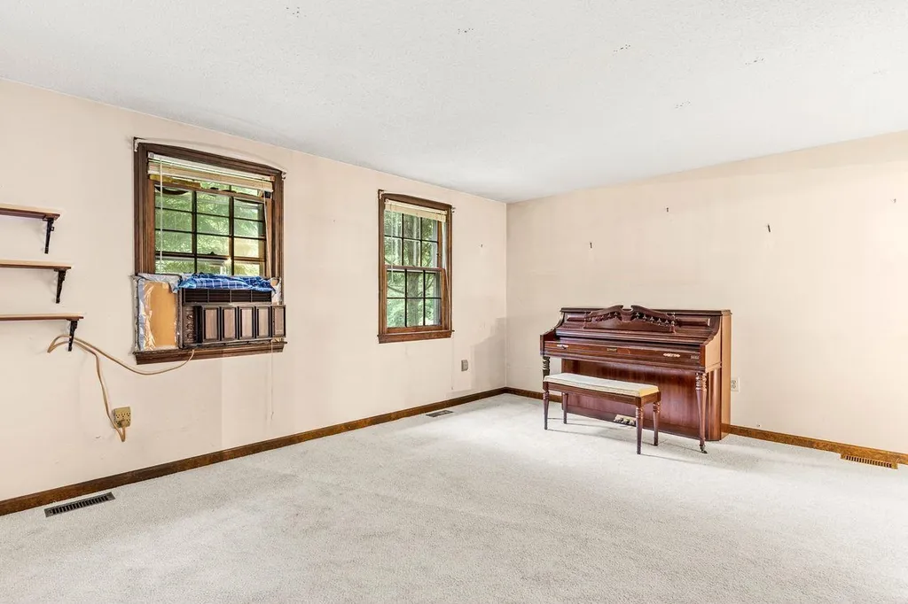 14L Juniper Road Derry NH 03038