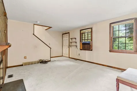 14l Juniper Road Derry NH 03038