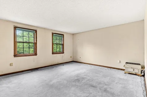 14l Juniper Road Derry NH 03038