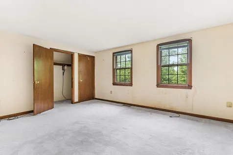 14l Juniper Road Derry NH 03038