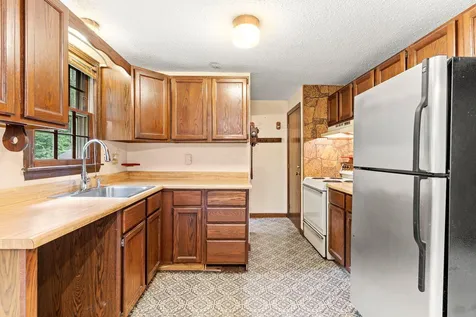14l Juniper Road Derry NH 03038