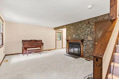 14l Juniper Road Derry NH 03038