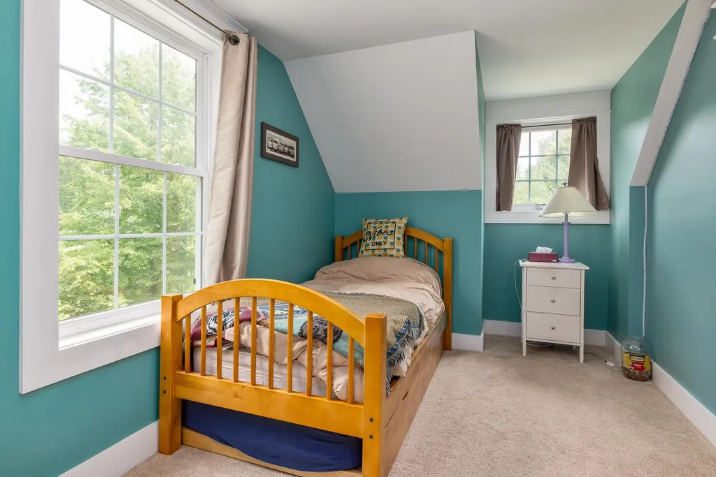 32 Holly Lane Greenland NH 03840