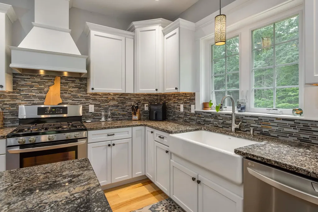 32 Holly Lane Greenland NH 03840