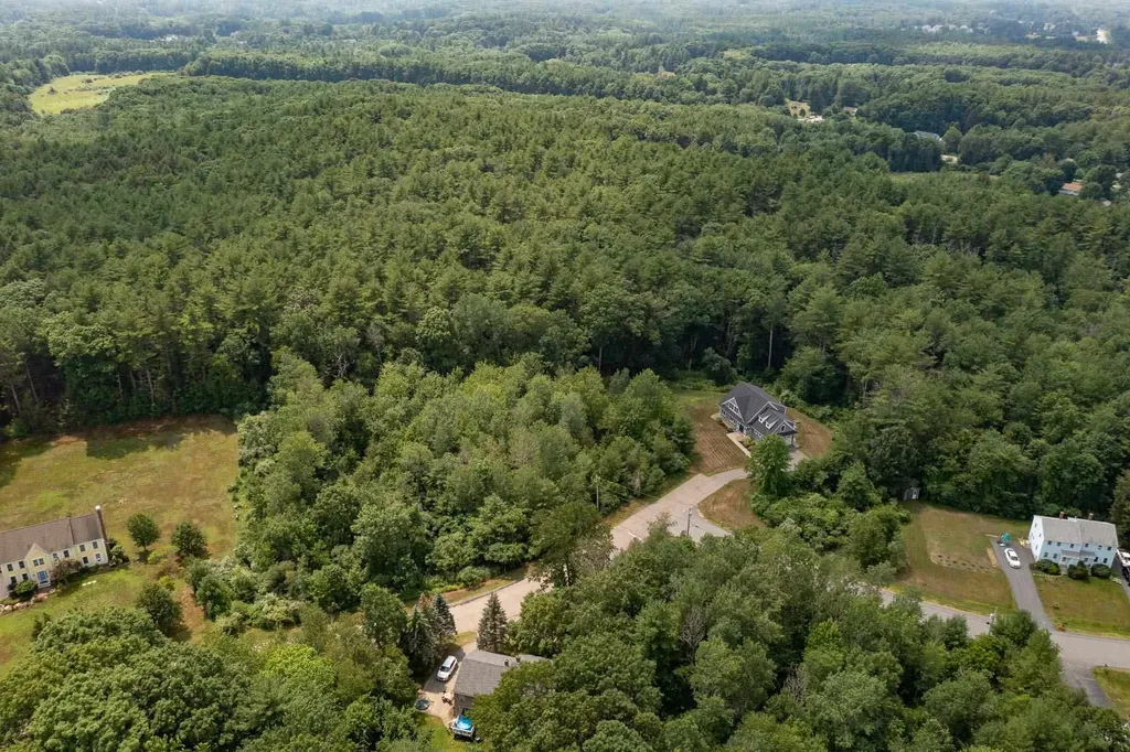 32 Holly Lane Greenland NH 03840