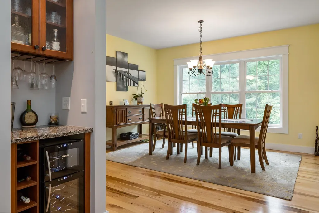 32 Holly Lane Greenland NH 03840