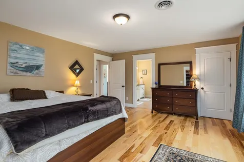 32 Holly Lane Greenland NH 03840