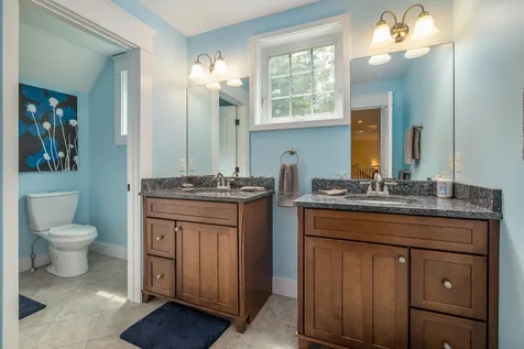 32 Holly Lane Greenland NH 03840