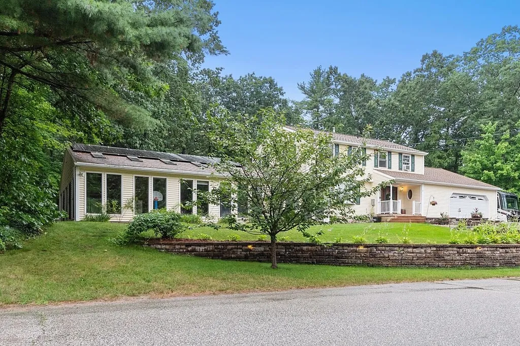 1 Heritage Circle Hudson NH 03051