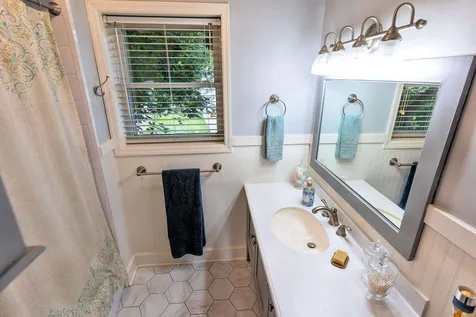113 Riley Avenue Manchester NH 03103