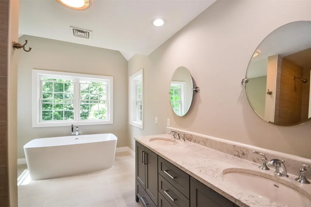 69 Nason Road Hampton Falls NH 03844