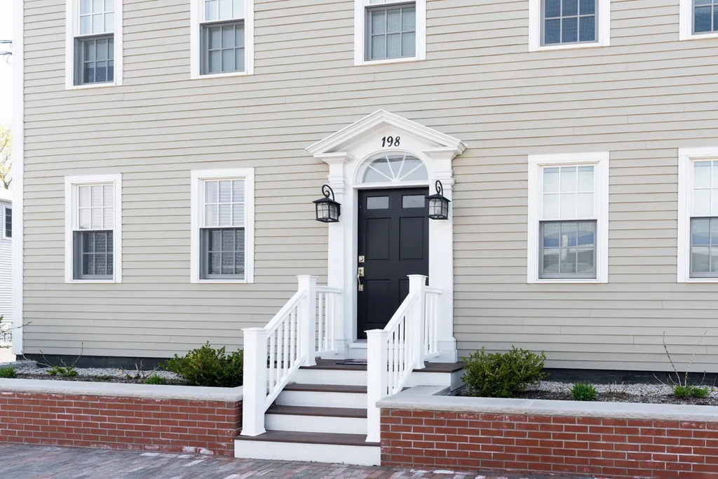 198 Islington Street Portsmouth NH 03801