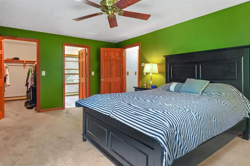 7 Fox Hollow Road Derry NH 03038