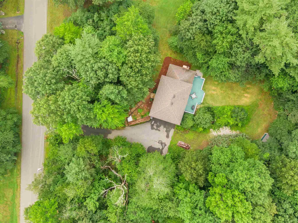 7 Fox Hollow Road Derry NH 03038