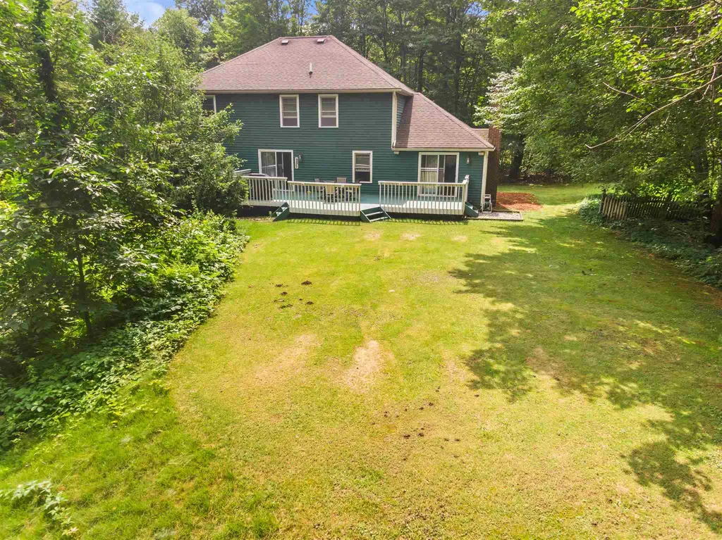 7 Fox Hollow Road Derry NH 03038
