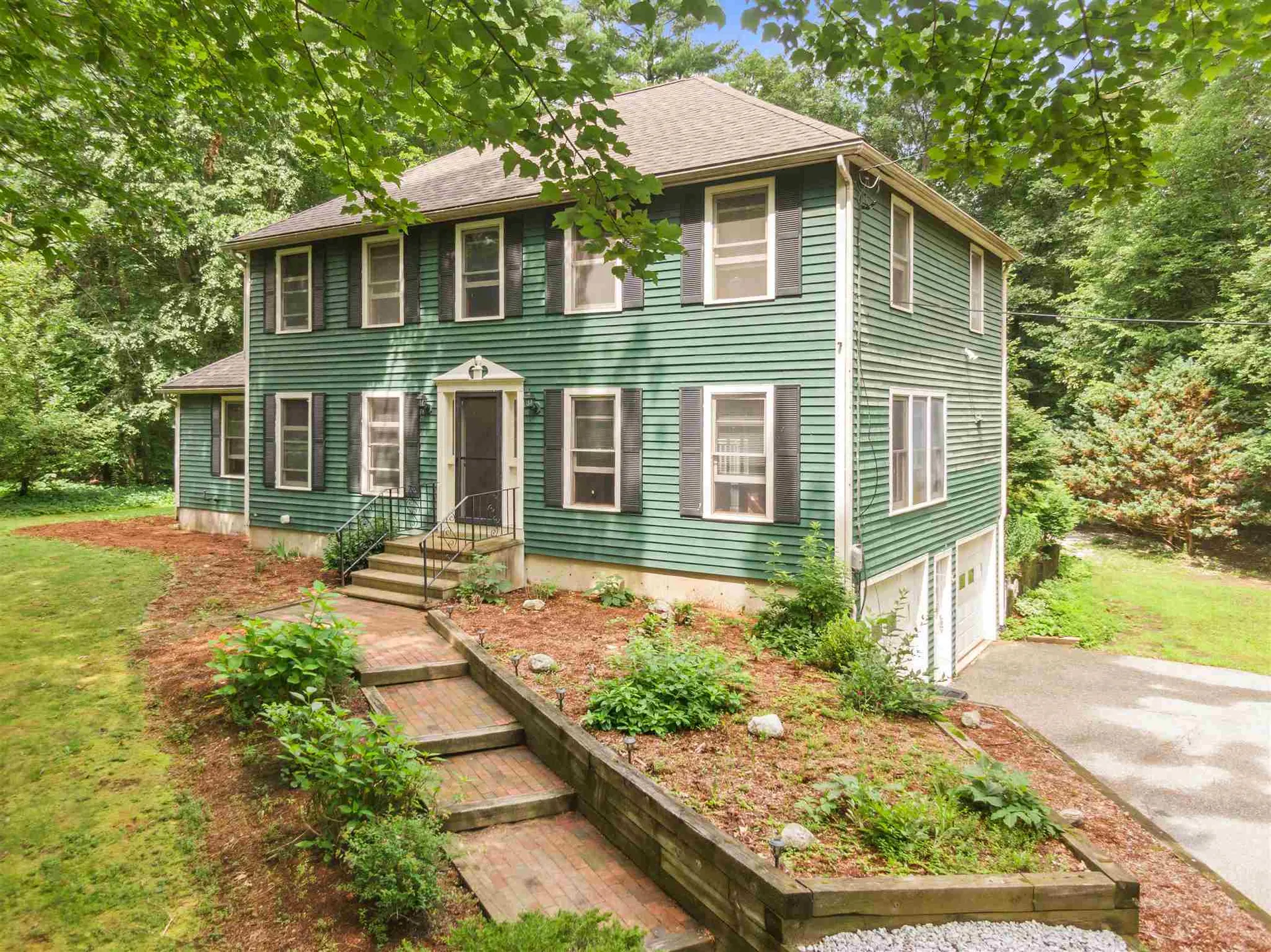7 Fox Hollow Road Derry NH 03038
