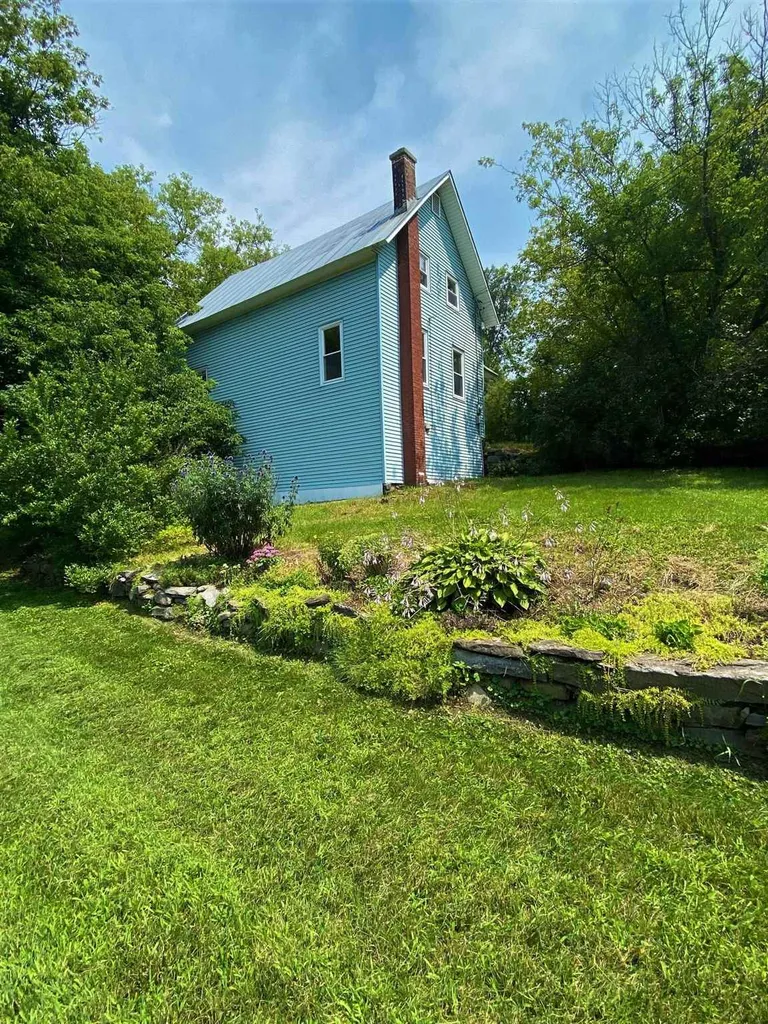 56 Harper Savage Lane Hartford VT 05084