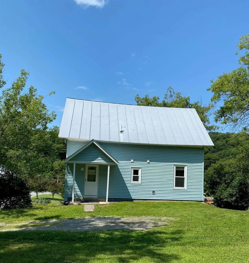 56 Harper Savage Lane Hartford VT 05084