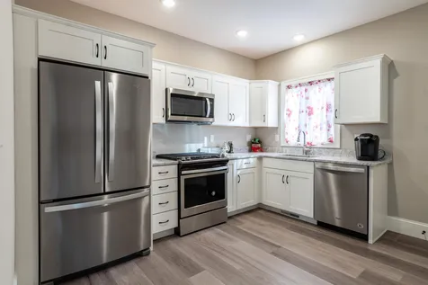 39 Abenaki Circle Merrimack NH 03054