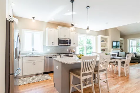 39 Abenaki Circle Merrimack NH 03054