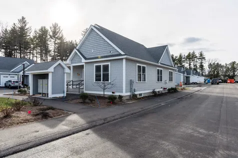 39 Abenaki Circle Merrimack NH 03054