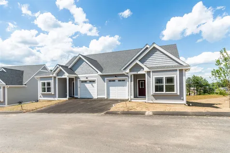 32 Abenaki Circle Merrimack NH 03054
