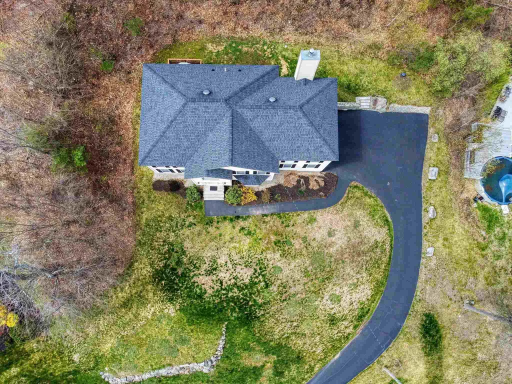 16 Hitching Post Lane Salem NH 03079