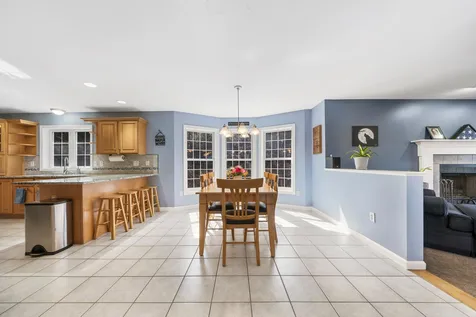 16 Hitching Post Lane Salem NH 03079