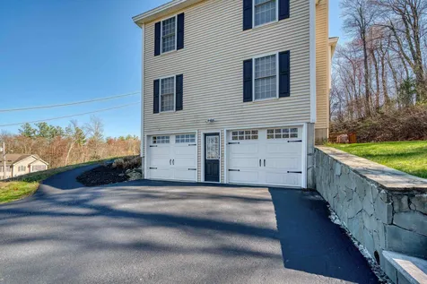 16 Hitching Post Lane Salem NH 03079