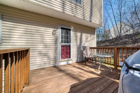 16 Hitching Post Lane Salem NH 03079