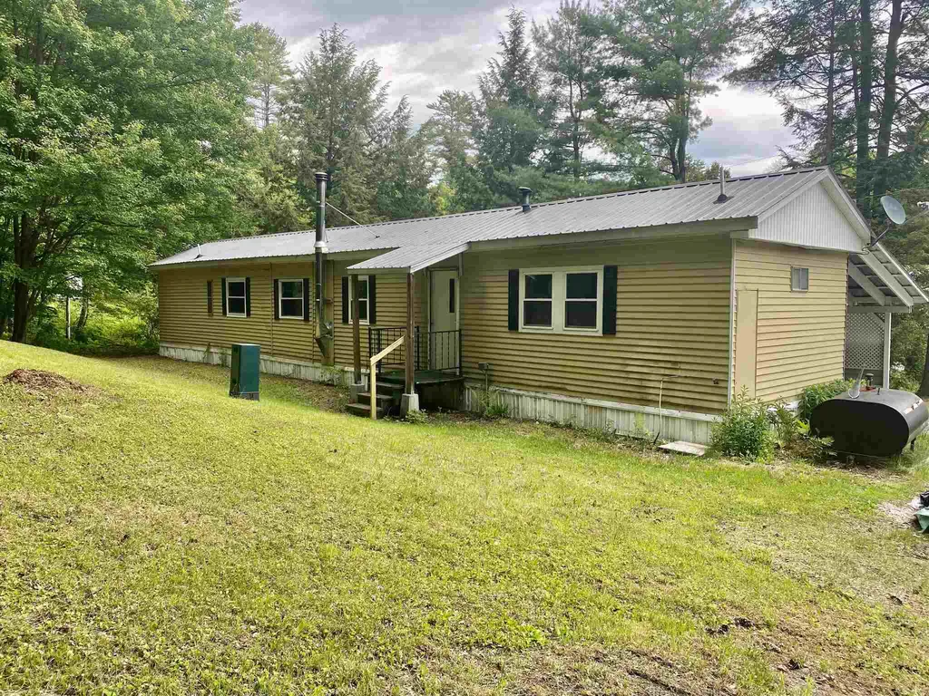 37 Fiske Place Claremont NH 03743