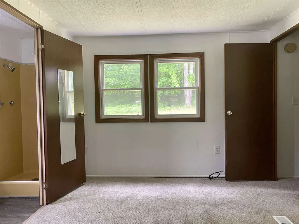 37 Fiske Place Claremont NH 03743