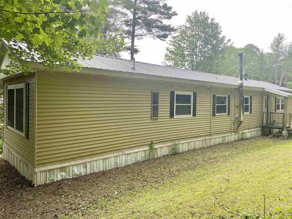 37 Fiske Place Claremont NH 03743