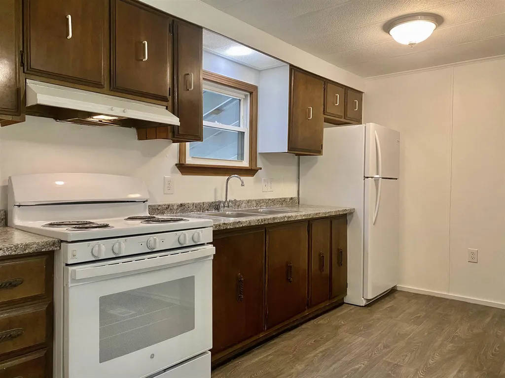 37 Fiske Place Claremont NH 03743