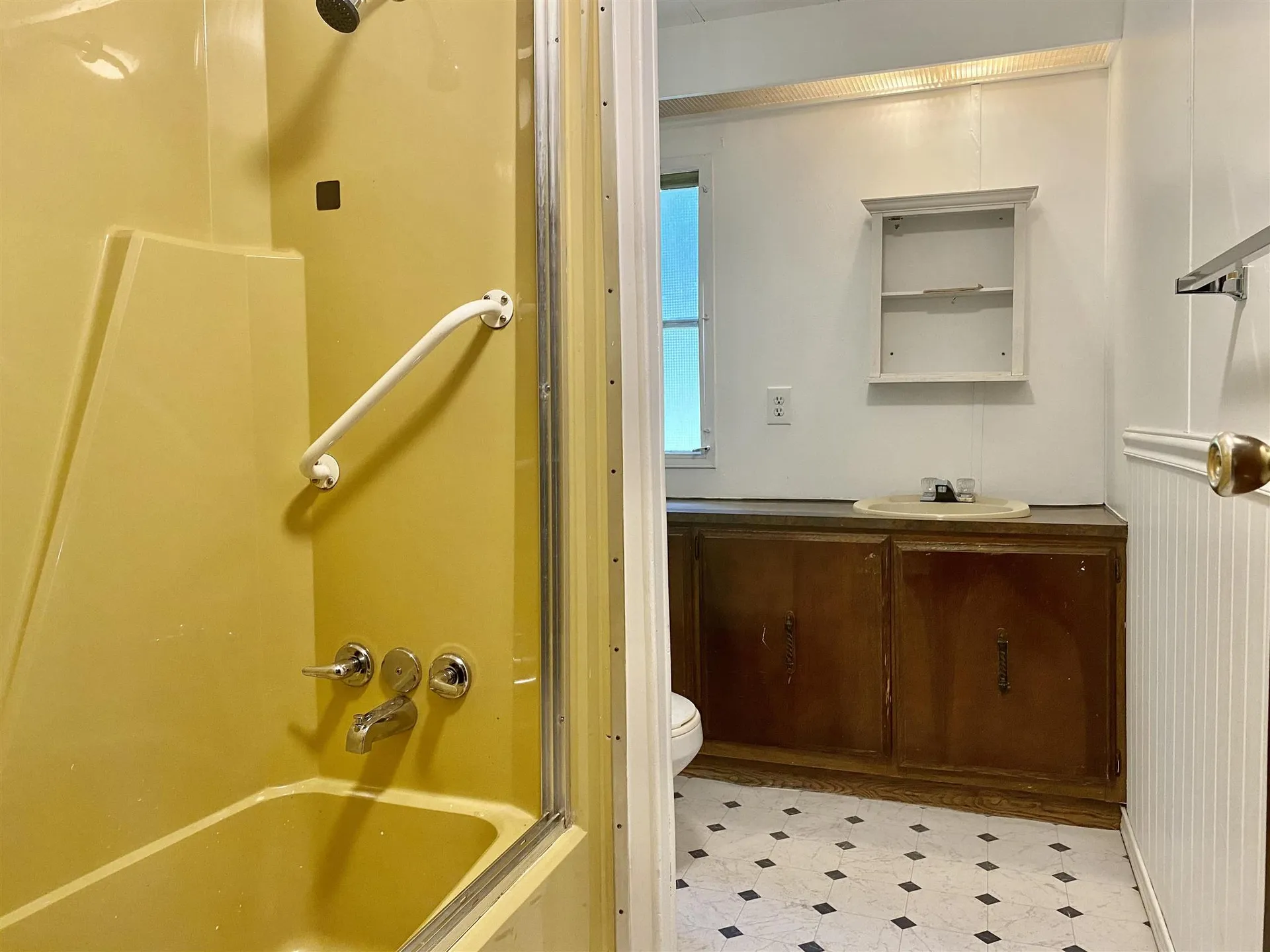 37 Fiske Place Claremont NH 03743