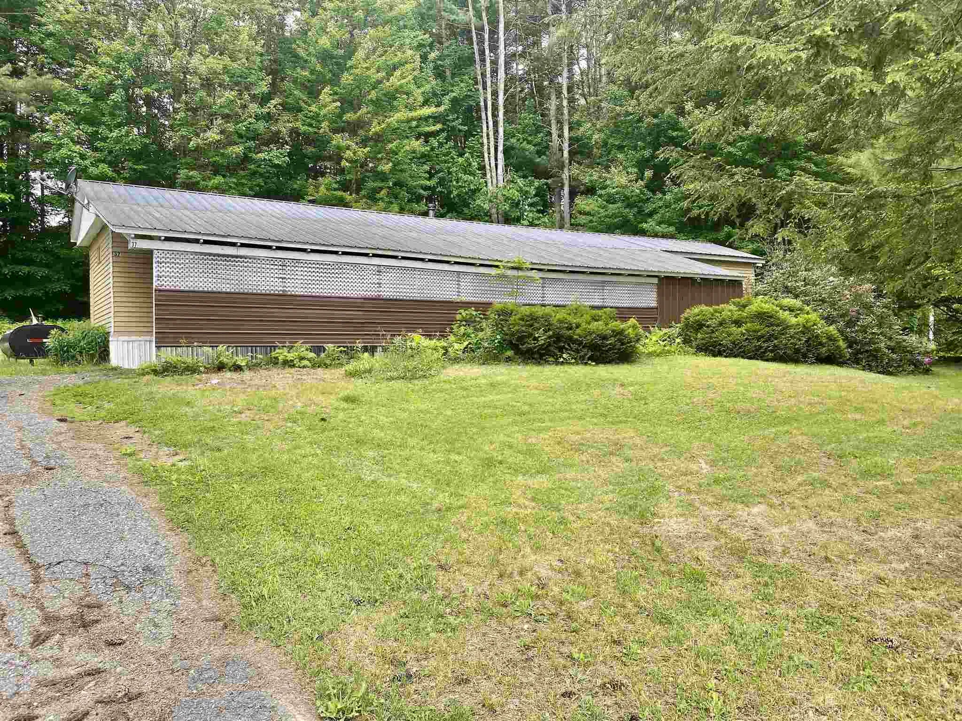 37 Fiske Place Claremont NH 03743