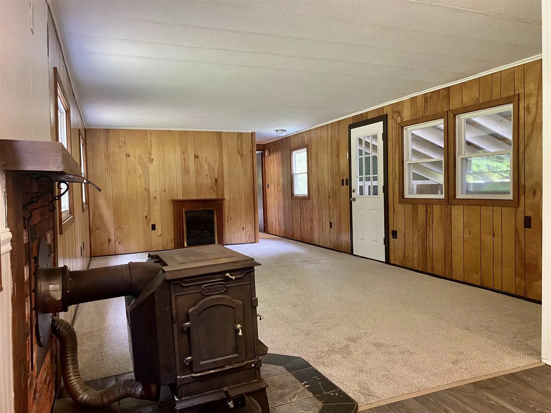 37 Fiske Place Claremont NH 03743