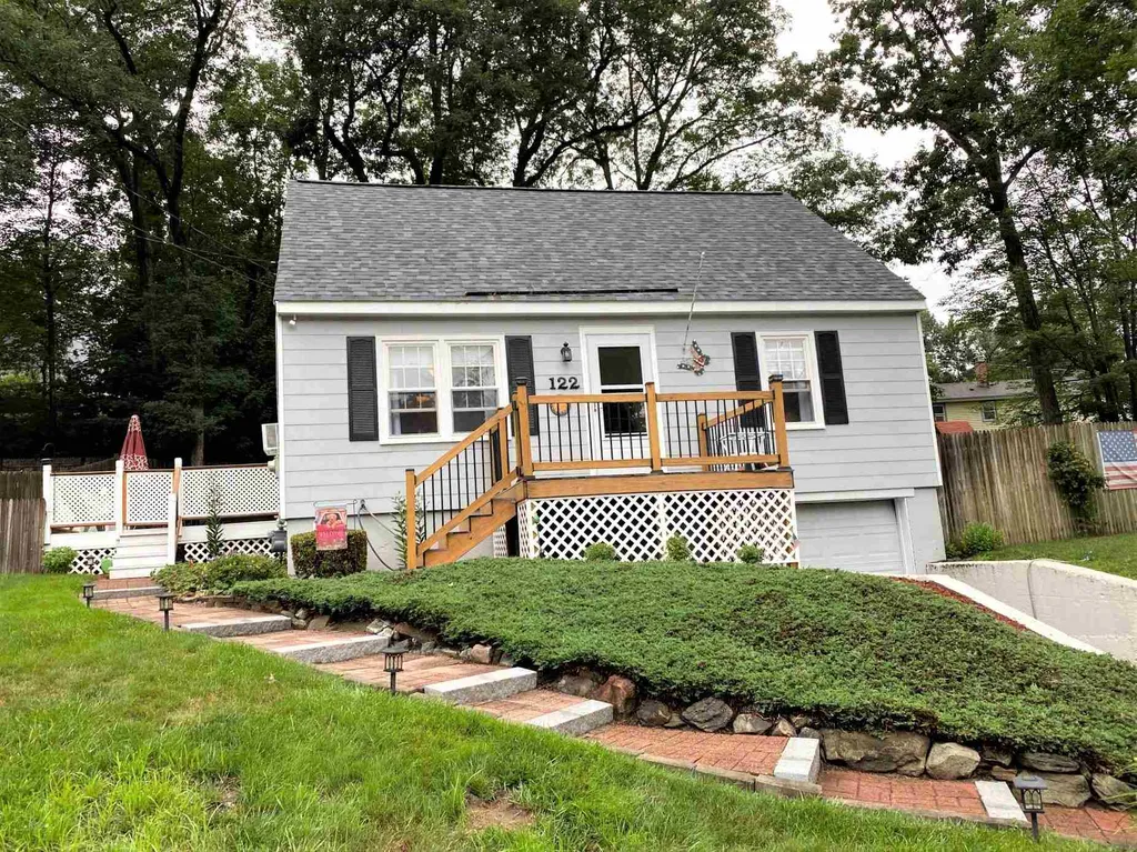 122 Westwood Drive Nashua NH 03062