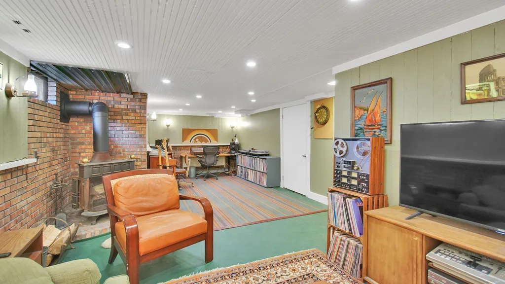19 Pine Street Winooski VT 05404